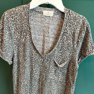 T.La Gray Leopard print Sleeve Tee, XS
